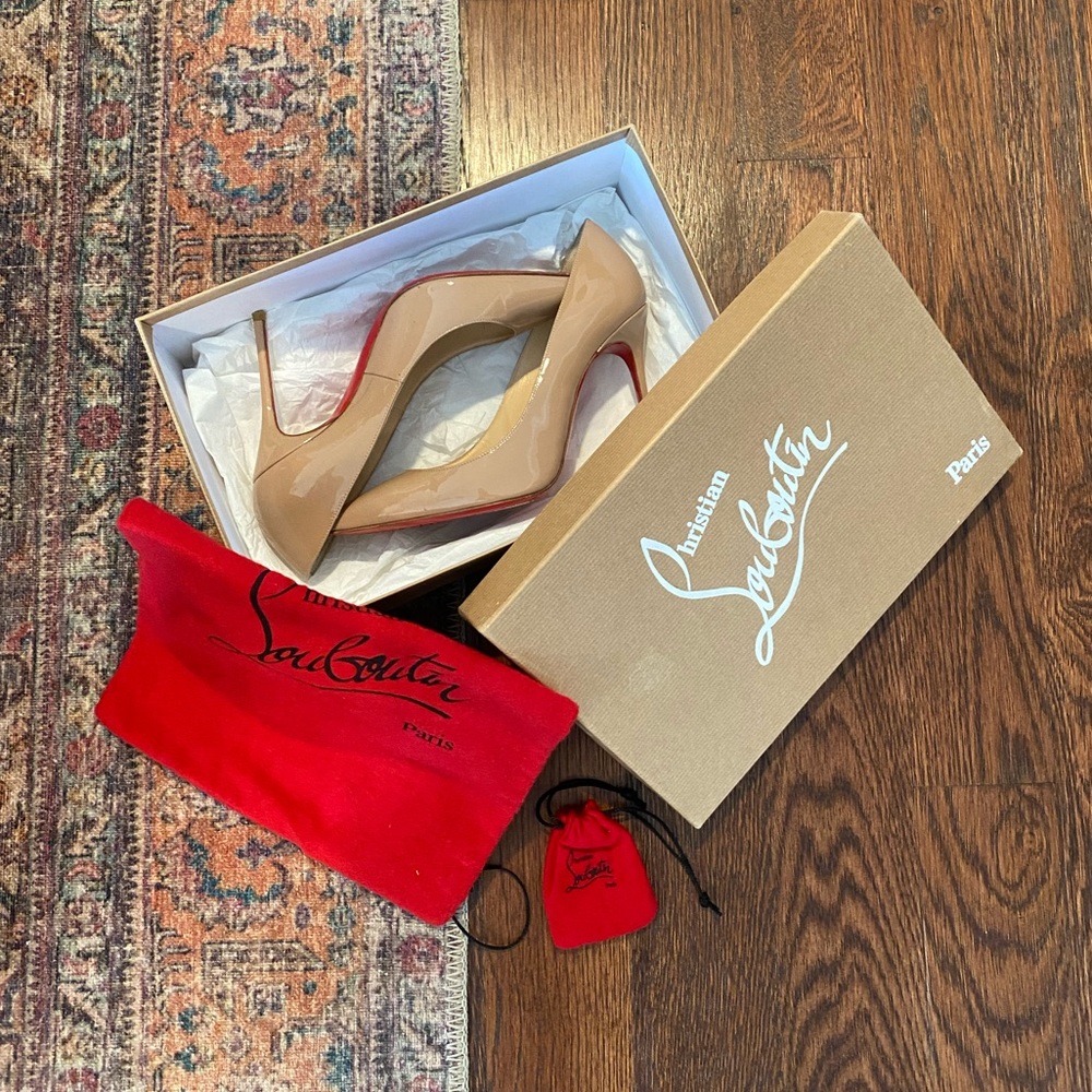 CHRISTIAN LOUBOUTIN Décolleté Heels